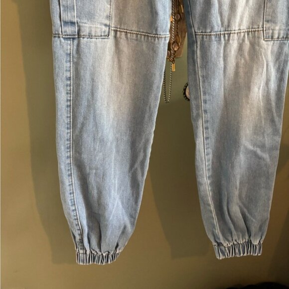 148.) SHEIN / Denim / Light Blue / Cargo Jeans - Picture 3 of 8